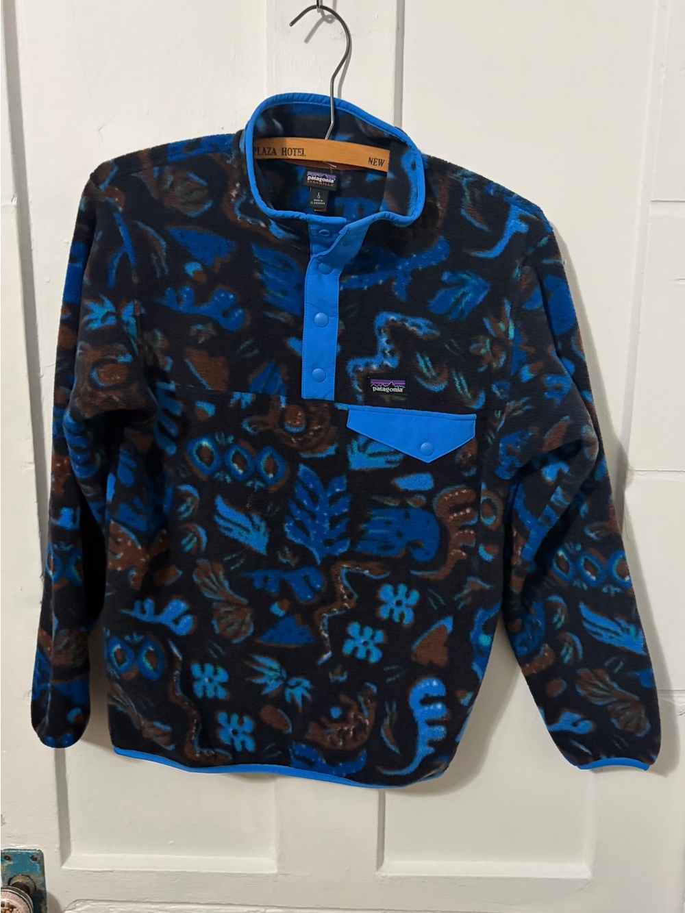 Patagonia Kids' Lightweight Synchilla Snap-T Fleece Pullover.